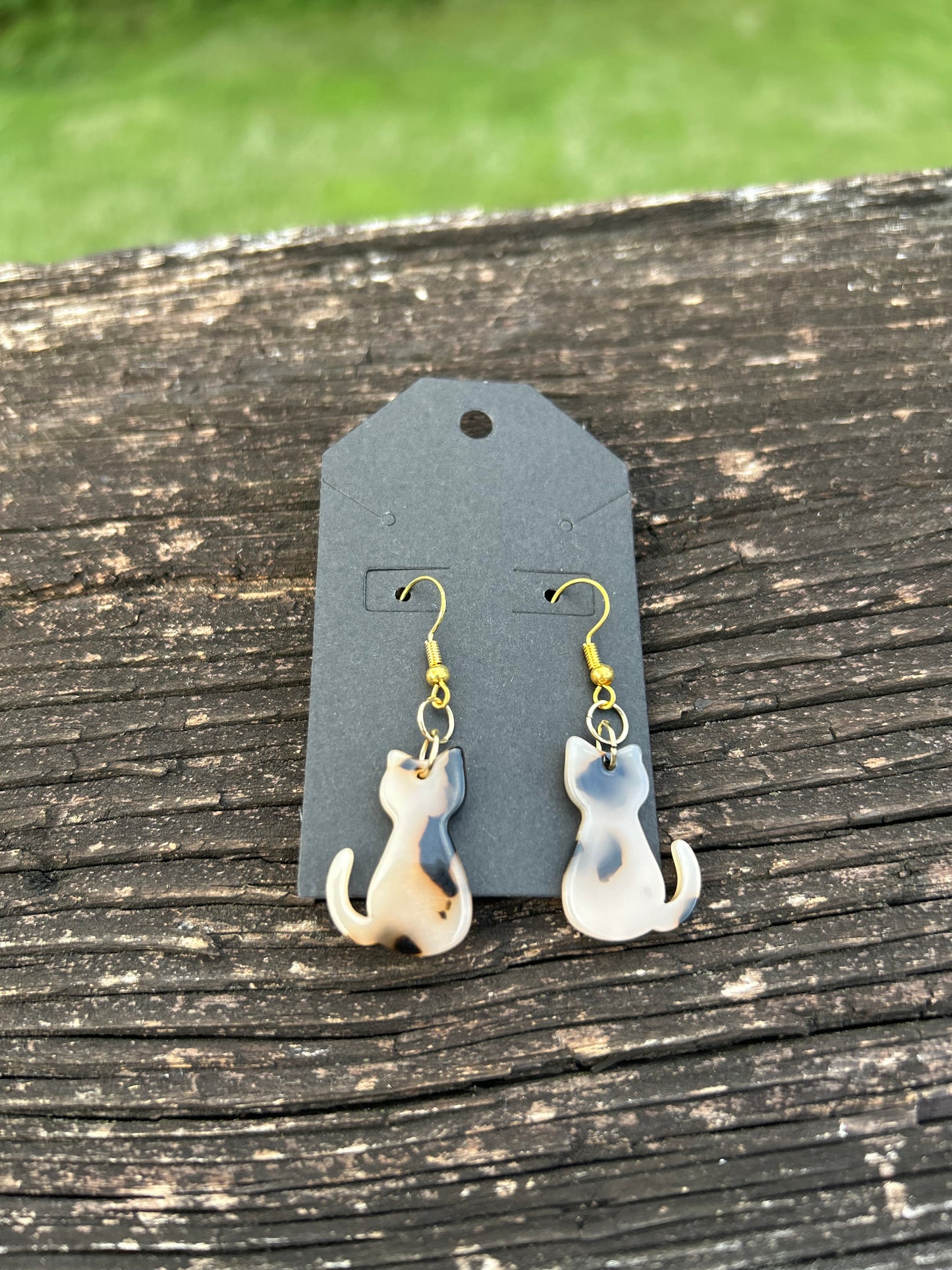 Marble Cat Earrings (Nude)