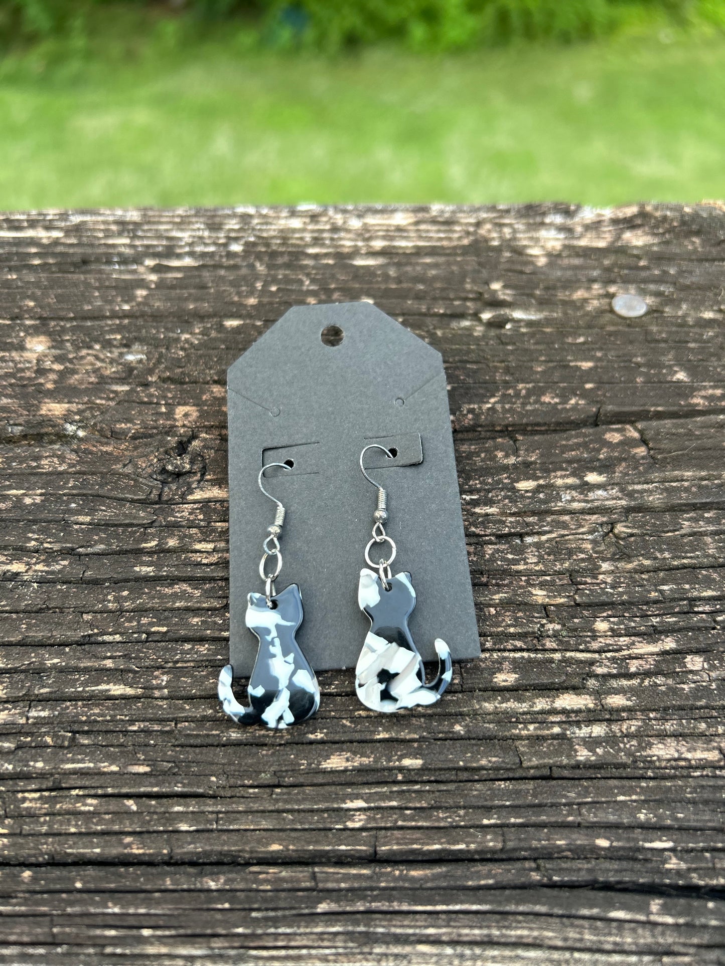 Marble Cat Earrings (Black & White)
