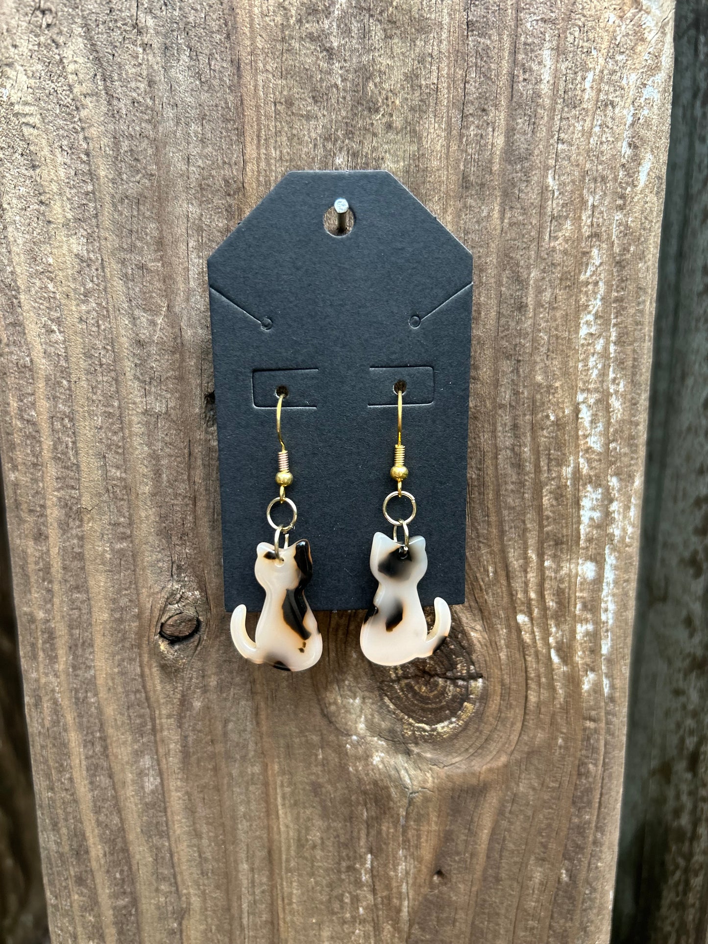 Marble Cat Earrings (Nude)