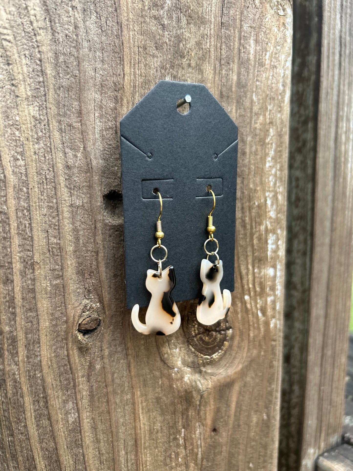Marble Cat Earrings (Nude)